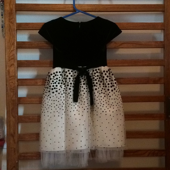 Girls Holiday Dress by Iris & Ivy 4t - Picture 2 of 3